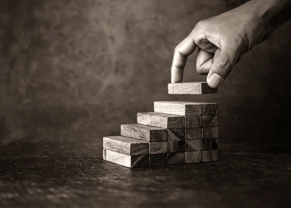  أهمية الخطط الاستراتيجية والتكتيكية في إدارة الأعمال وتحقيق الأهداف المؤسسية 