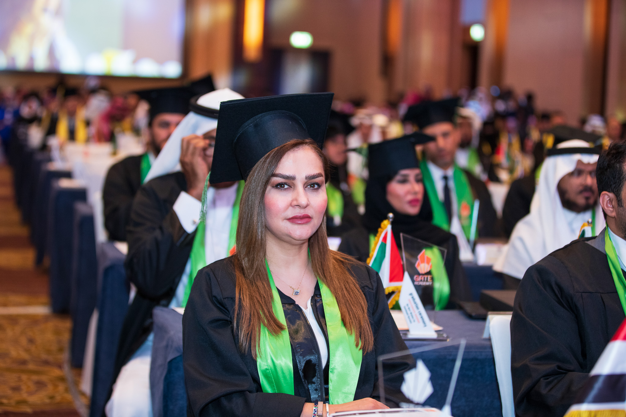 الحاصلين على درجة الماجستير والدكتوراة والزمالة